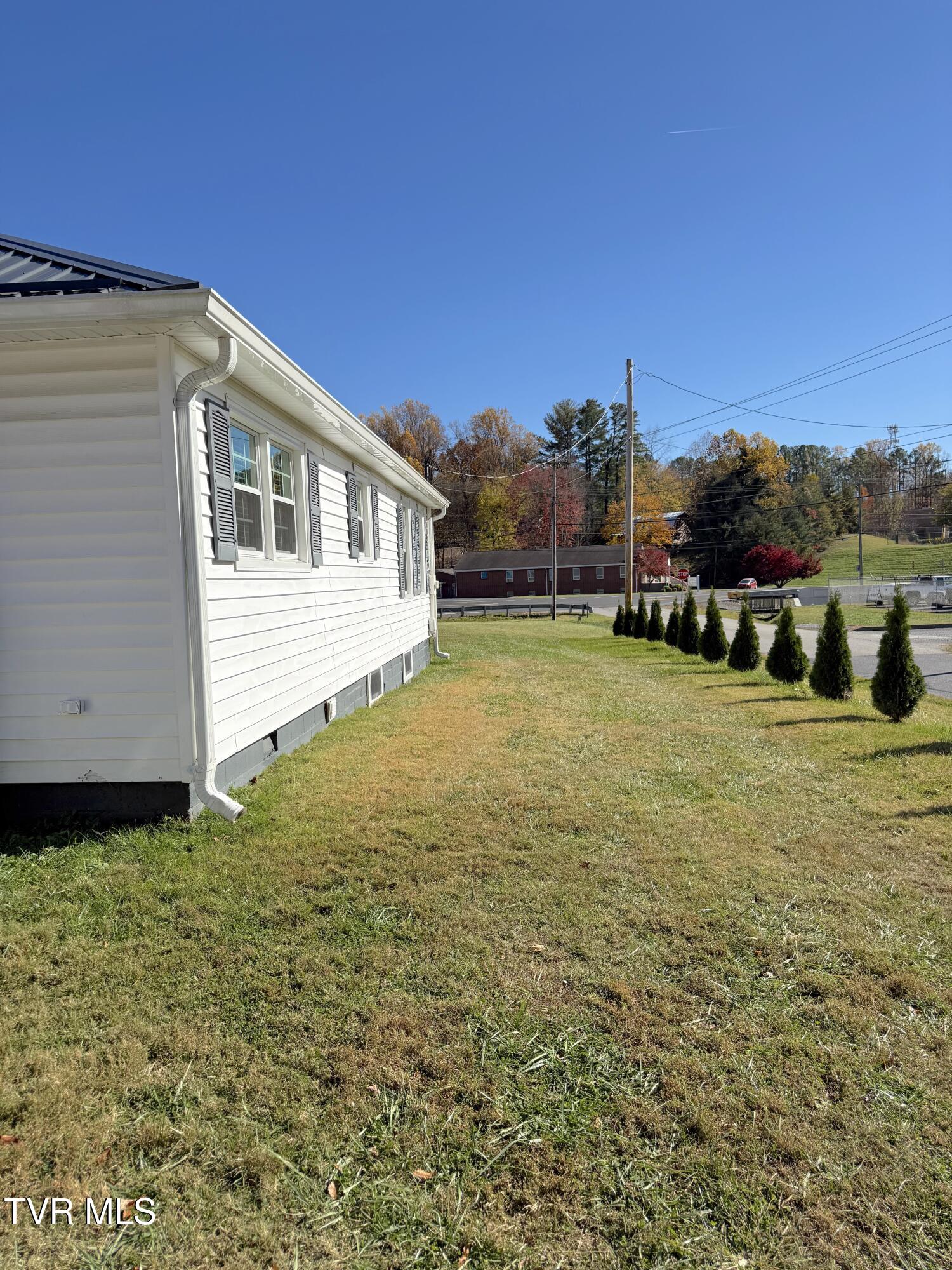 610 Boones Creek Road Jonesborough, TN 37659 - Photo 9 of 24 side of house