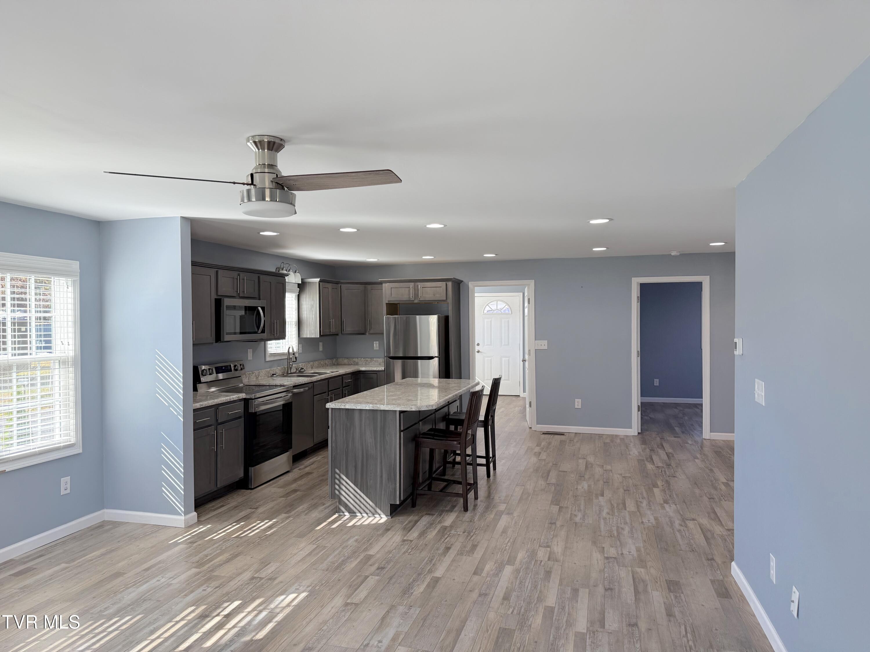 610 Boones Creek Road Jonesborough, TN 37659 - Photo 10 of 24 living:kitchen