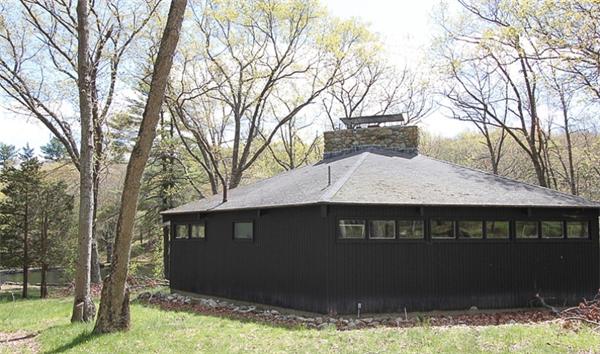 84 Linebrook Road Ipswich, MA 01938 - Photo 3 of 4 Gallery Image 3