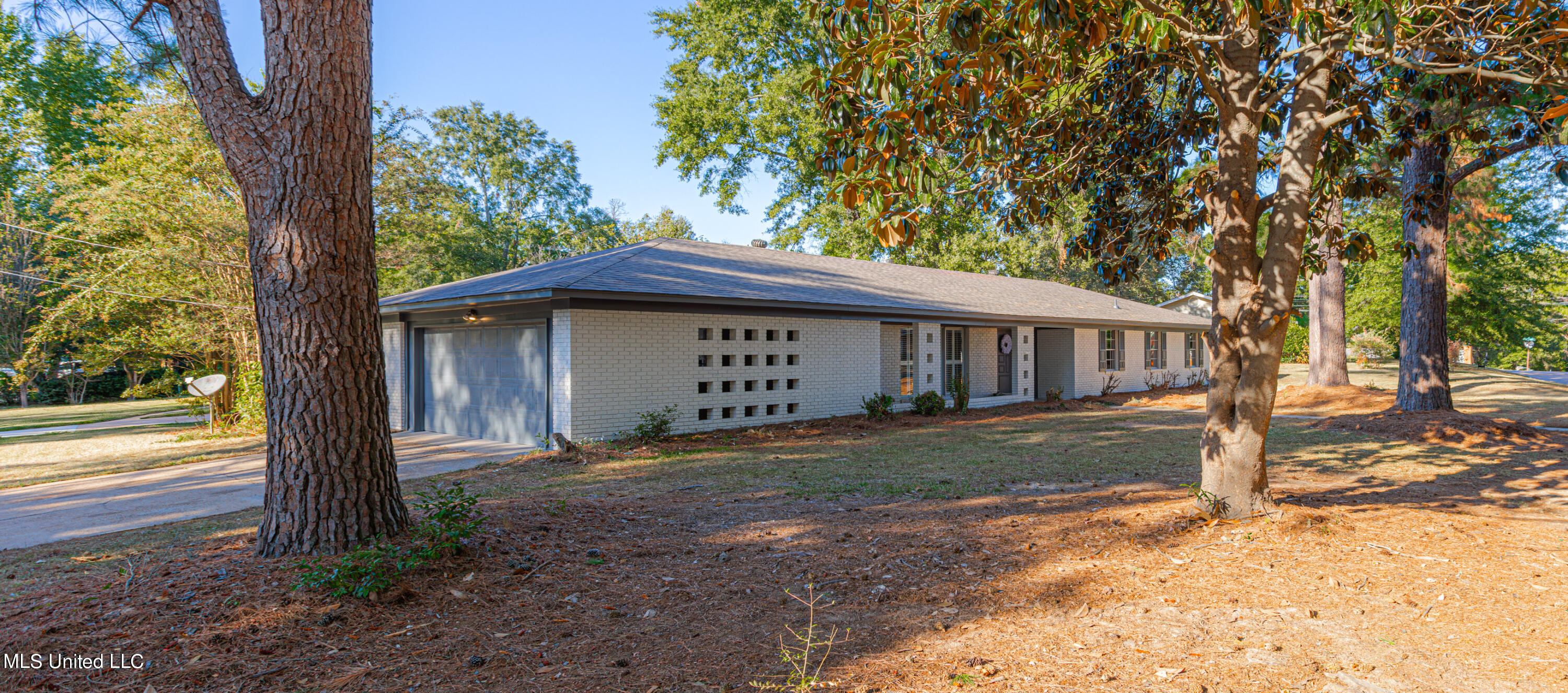 2004 Springridge Drive Jackson, MS 39211 - Photo 3 of 33 1R4A2508-Enhanced-NR