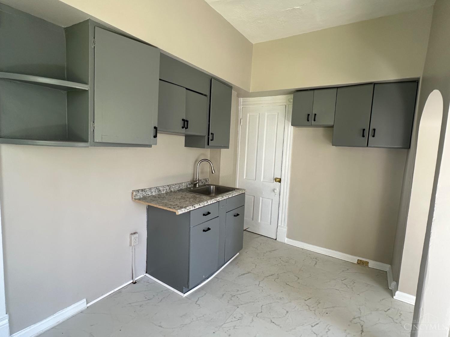 3151 River Road Cincinnati, OH 45204 - Photo 8 of 26 First floor unit (1 bedroom unit) kitchen.