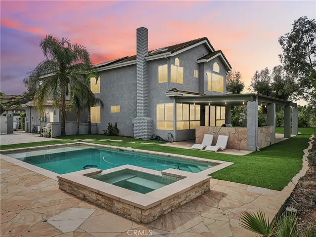 a view of a backyard with garden