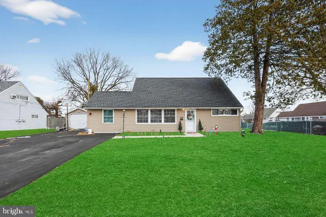 $449,900 | 45 Indian Creek Entry, Levittown, PA 19057