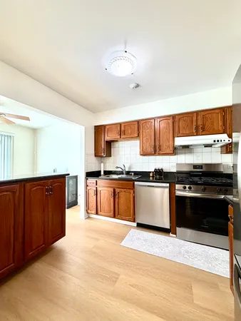 $2,500 | 1212 Williams Port Drive, Unit 4, Westmont, IL 60559