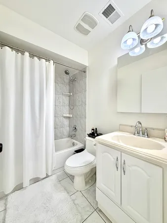 $2,500 | 1212 Williams Port Drive, Unit 4, Westmont, IL 60559