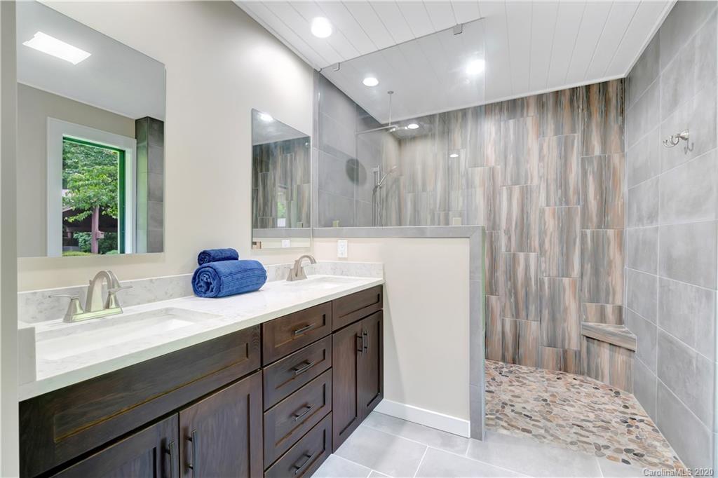 165 Country Ridge Road Hendersonville, NC 28739 - Photo 14 of 24 Gallery Image 14