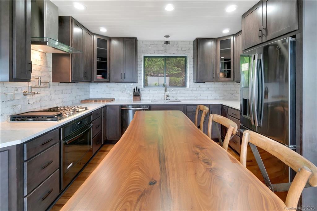 165 Country Ridge Road Hendersonville, NC 28739 - Photo 5 of 24 Gallery Image 5