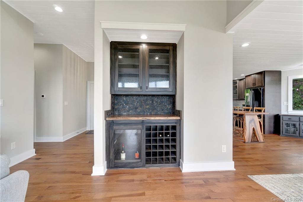 165 Country Ridge Road Hendersonville, NC 28739 - Photo 8 of 24 Gallery Image 8