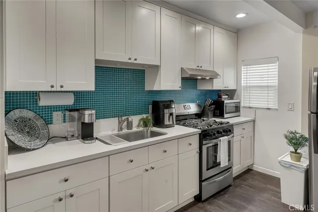 $679,900 | 289 East Heath Lane, Long Beach, CA 90805