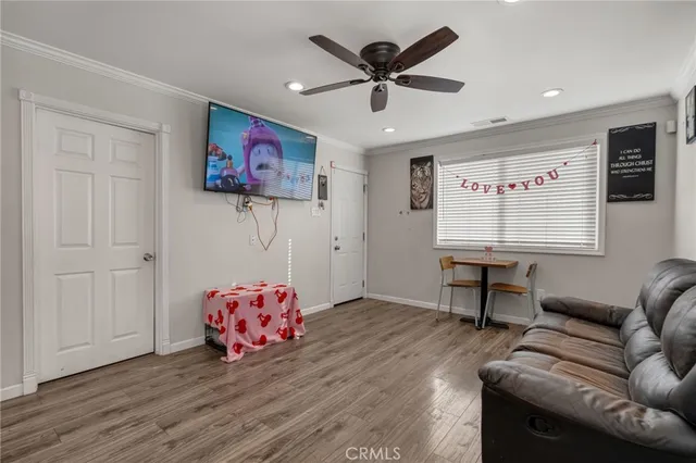 $679,900 | 289 East Heath Lane, Long Beach, CA 90805