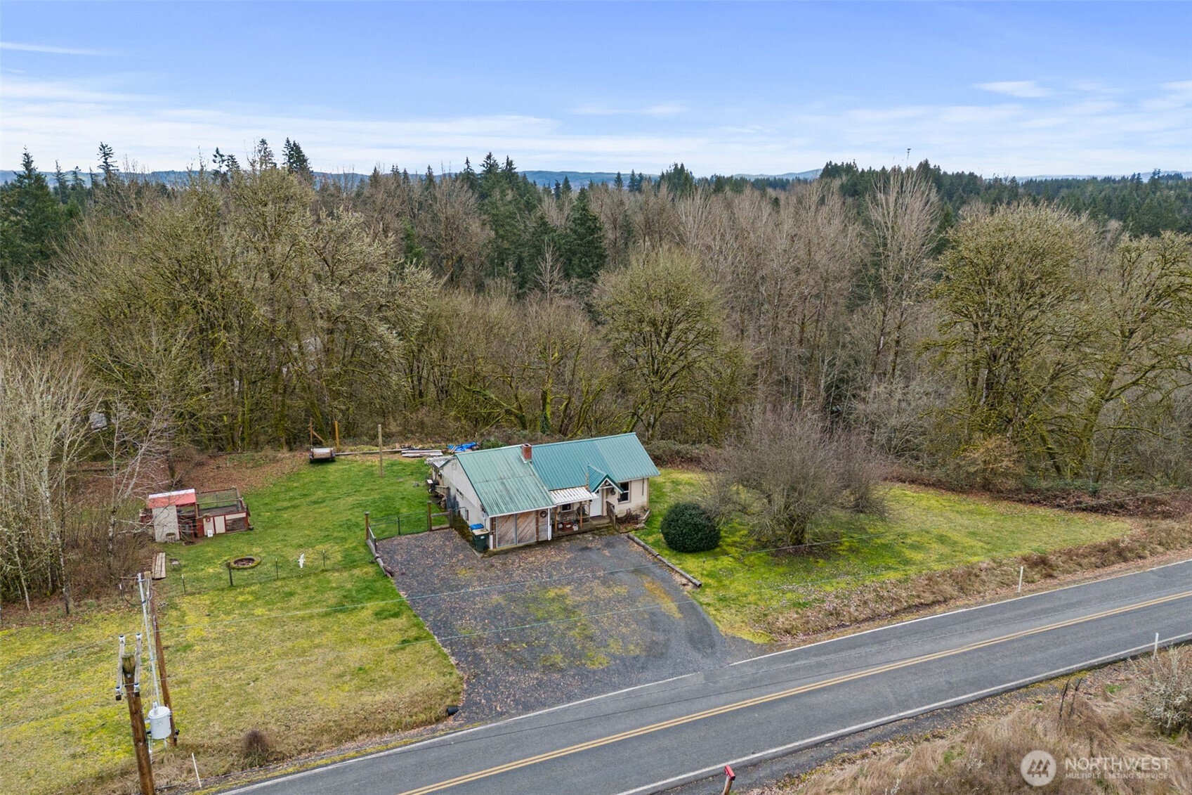 535-543 Knowles Road Winlock, WA 98596 - Photo 6 of 32 a view of a garden with mountain