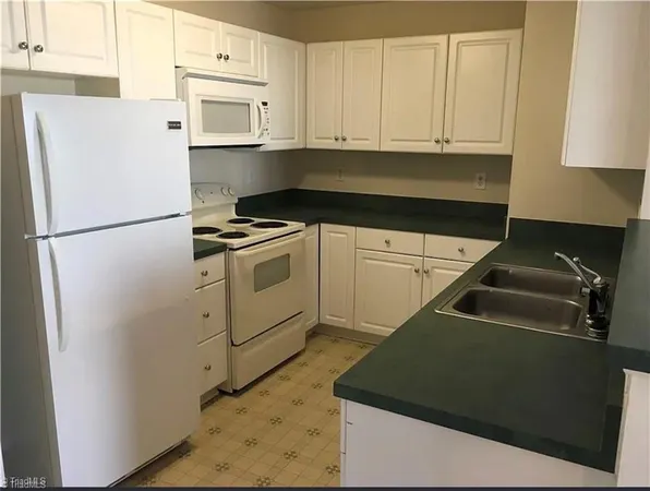 $169,900 | 3721 Morris Farm Drive, Unit 1C, Greensboro, NC 27409