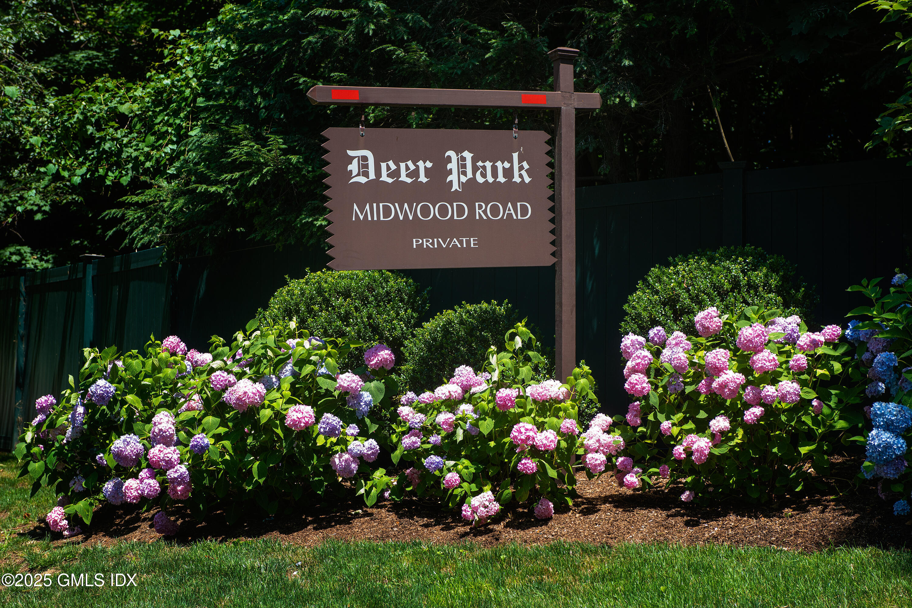 8 Woodside Road Greenwich, CT 06830 - Photo 1 of 10 Deer Park