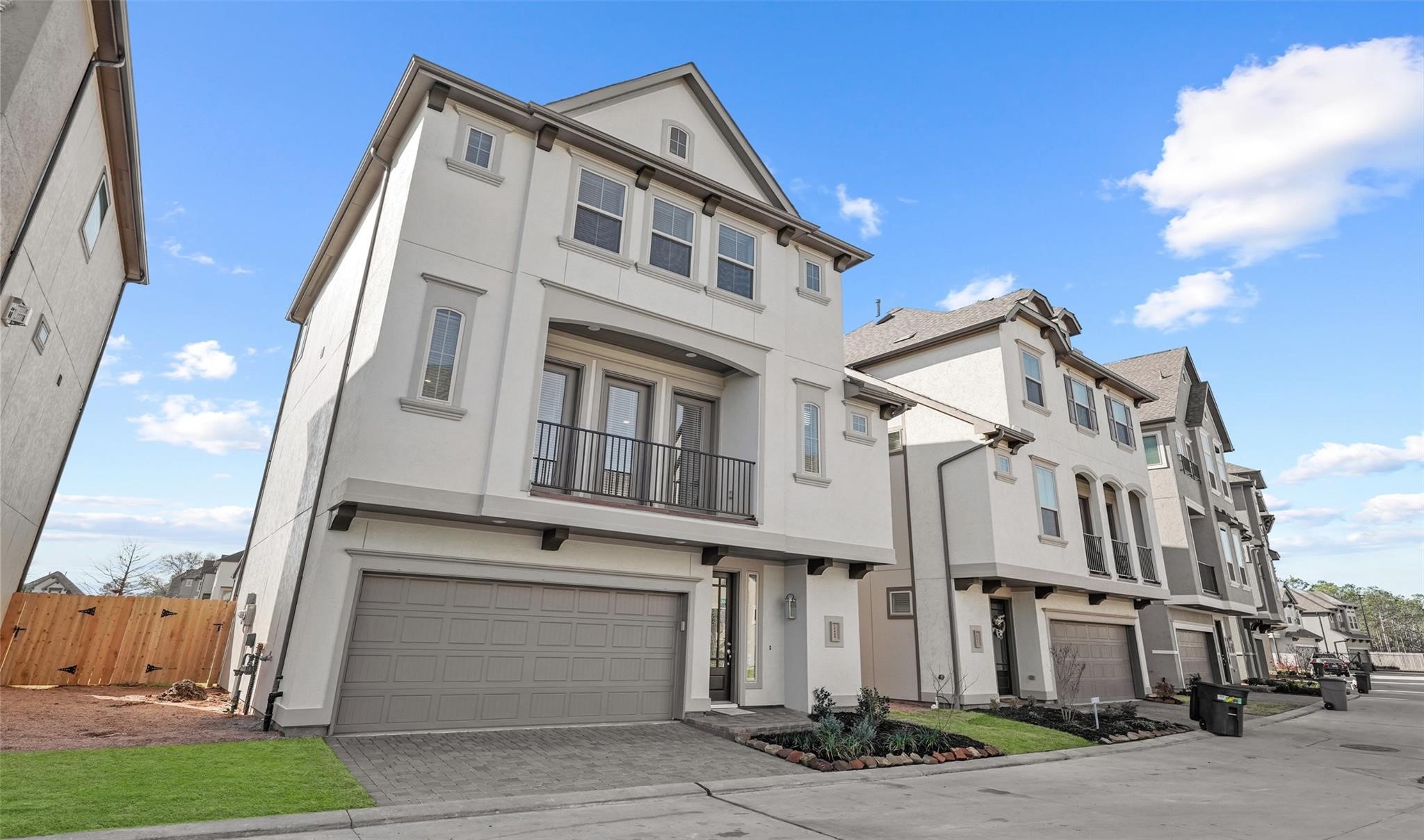 10609 Centre Green Way Houston, TX 77043 - Photo 2 of 27 a front view of a large building
