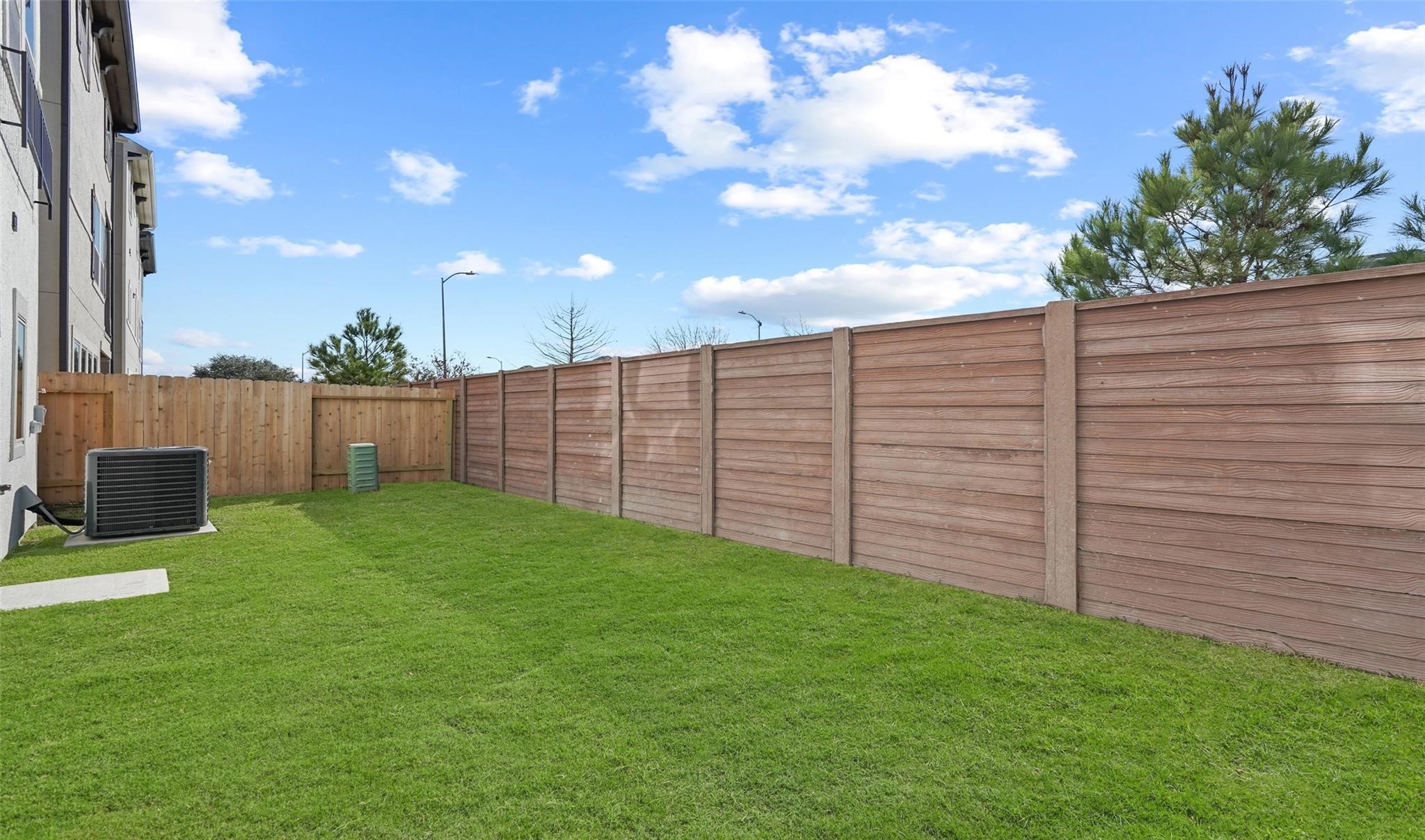 10609 Centre Green Way Houston, TX 77043 - Photo 22 of 27 a view of a backyard