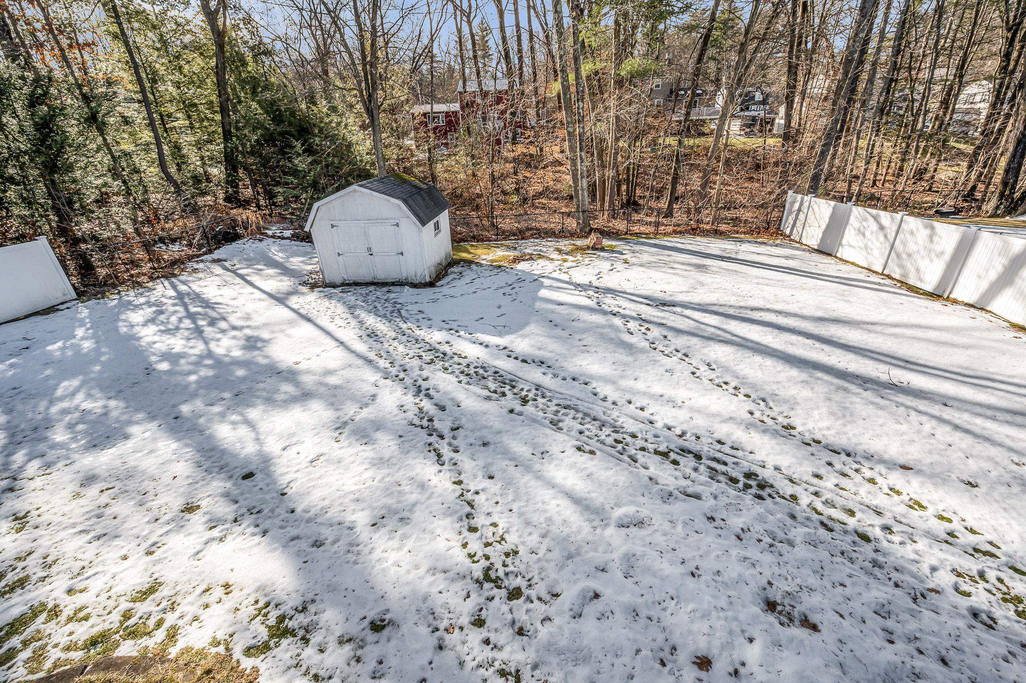 25 Robinhood Road Nashua, NH 03062 - Photo 38 of 46 Gallery Image 38