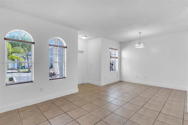 $3,100 | 5240 Northwest 109th Avenue, Unit 4, Doral, FL 33178