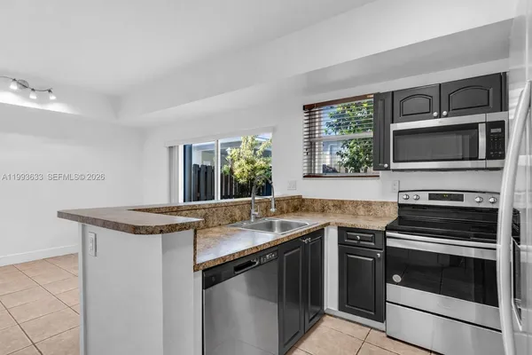 $3,100 | 5240 Northwest 109th Avenue, Unit 4, Doral, FL 33178