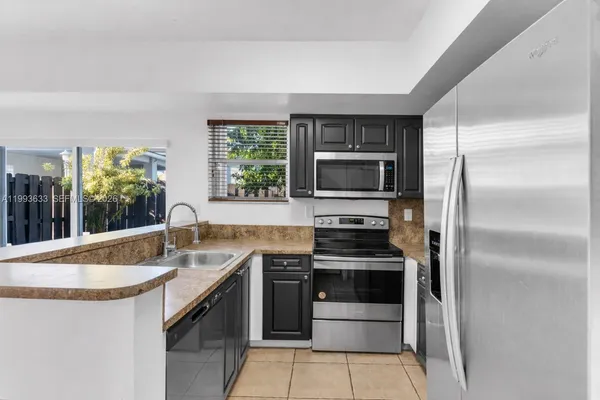 $3,100 | 5240 Northwest 109th Avenue, Unit 4, Doral, FL 33178