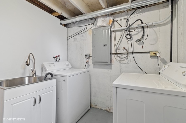 1150 Griffith Road Lake Forest, IL 60045 - Photo 14 of 16 a utility room with dryer and washer