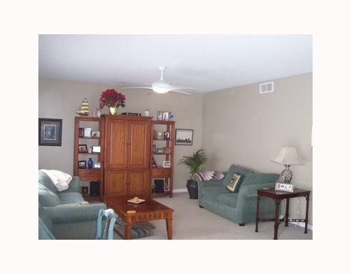 Den/Family/Great Room. MAIN FLOOR FAMILY ROOM, W/PADDLE FAN OPENS TO KITCHEN/BREAKFAST AREA,