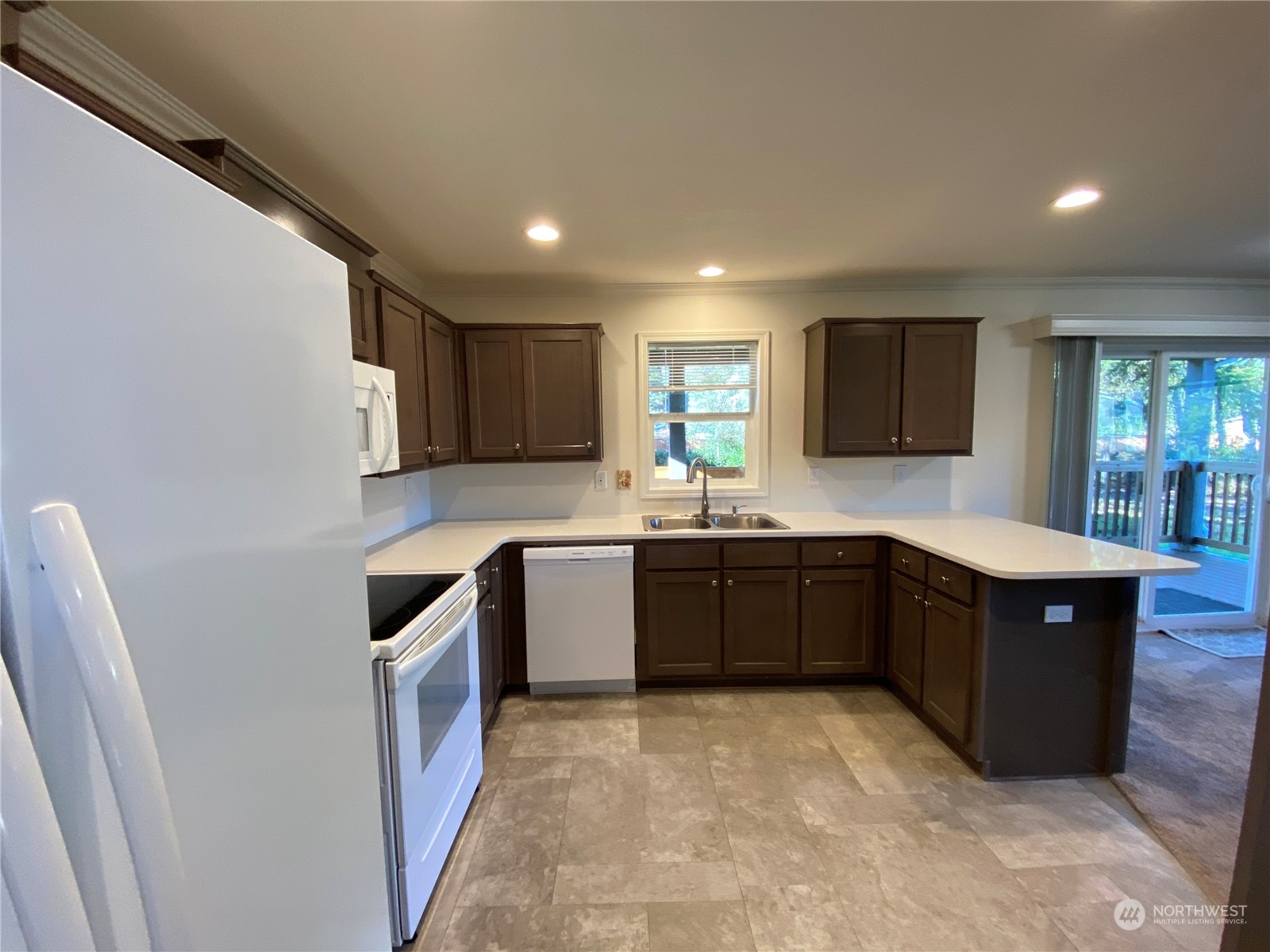 24801 Sandridge Road Ocean Park, WA 98640 - Photo 6 of 31 Gallery Image 6