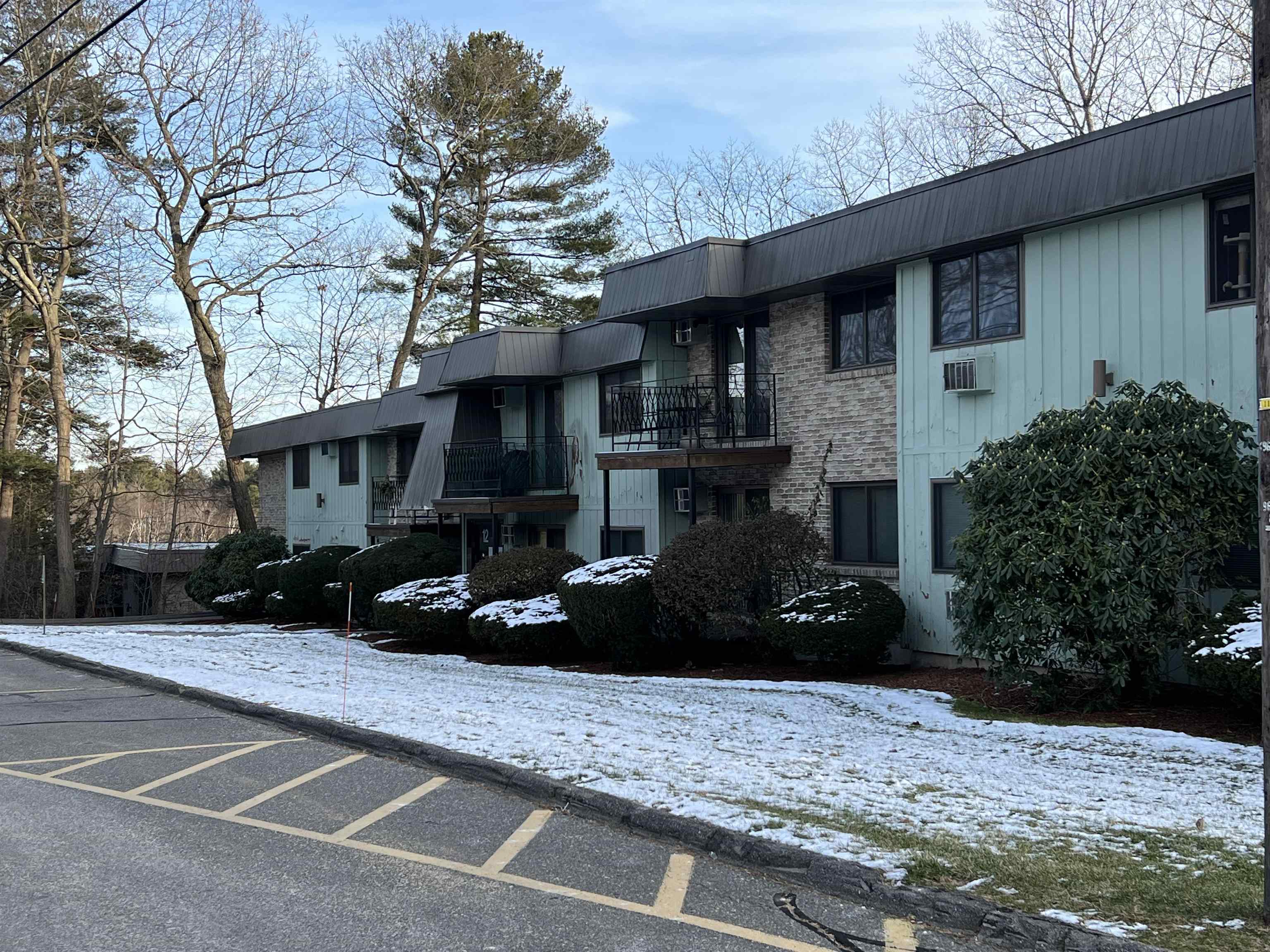 12 Strawberry Bank Road, Unit 18 Nashua, NH 03062 - Photo 1 of 19 Gallery Image 1