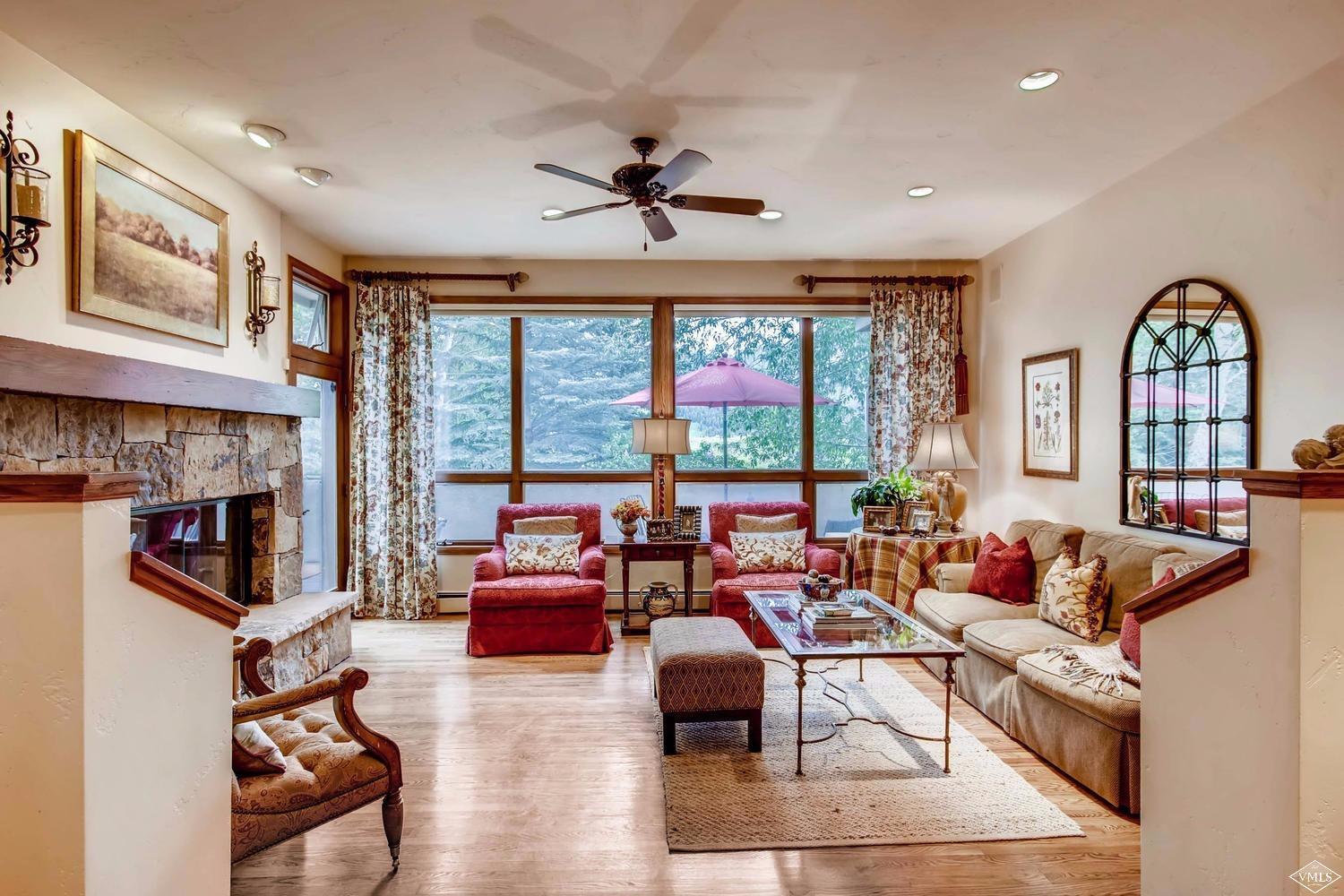 325 Rawhide Road Edwards, CO 81632 - Photo 3 of 23 Spacious great room.