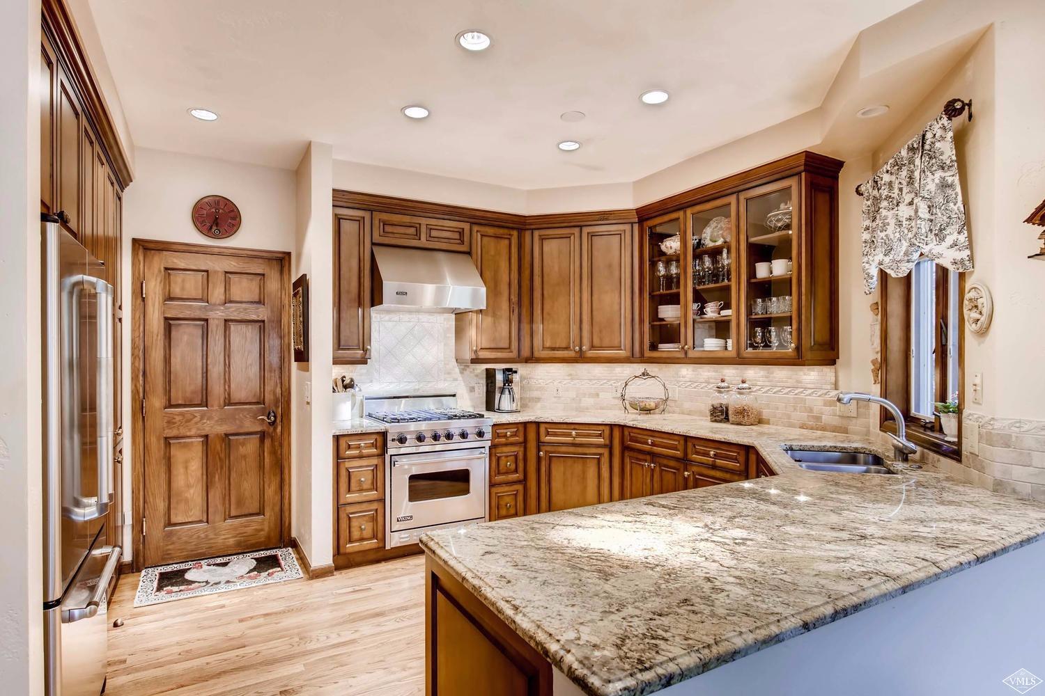 325 Rawhide Road Edwards, CO 81632 - Photo 7 of 23 Kitchen with upgraded appliances, granit