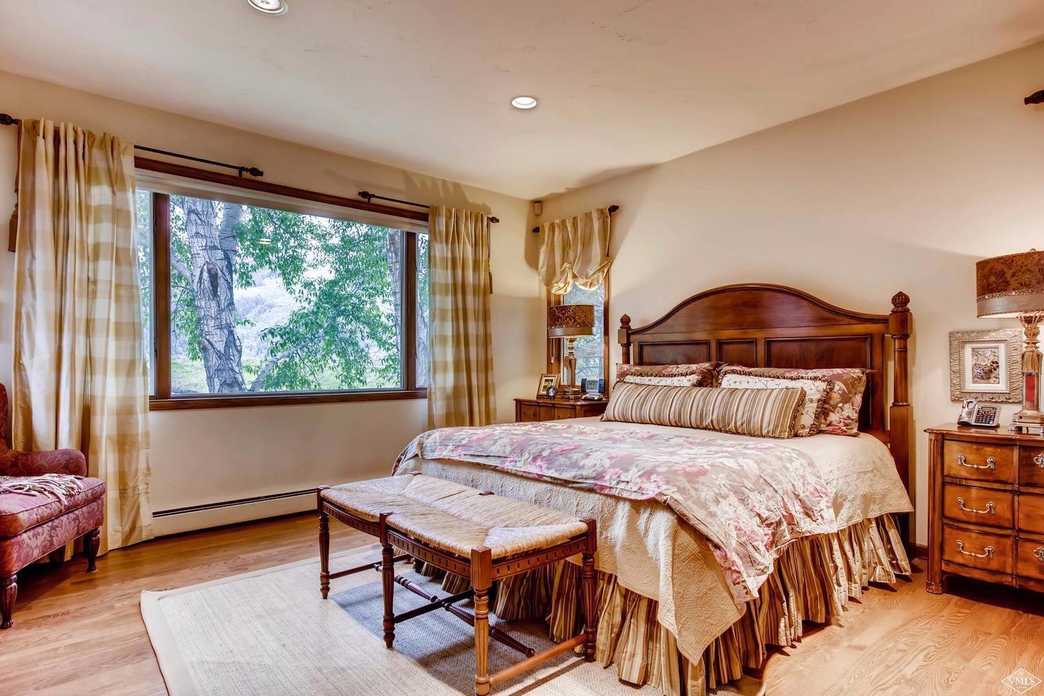 325 Rawhide Road Edwards, CO 81632 - Photo 10 of 23 Main floor master suite.