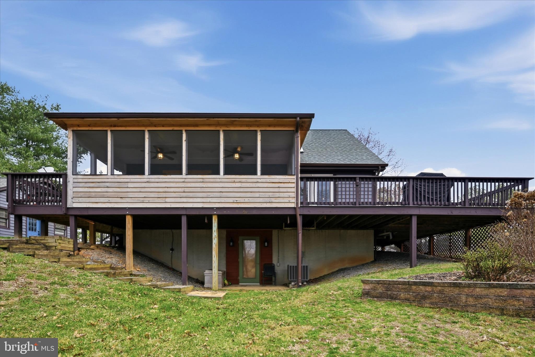 325 Fox Ridge Drive Strasburg, VA 22657 - Photo 46 of 73 Back Exterior