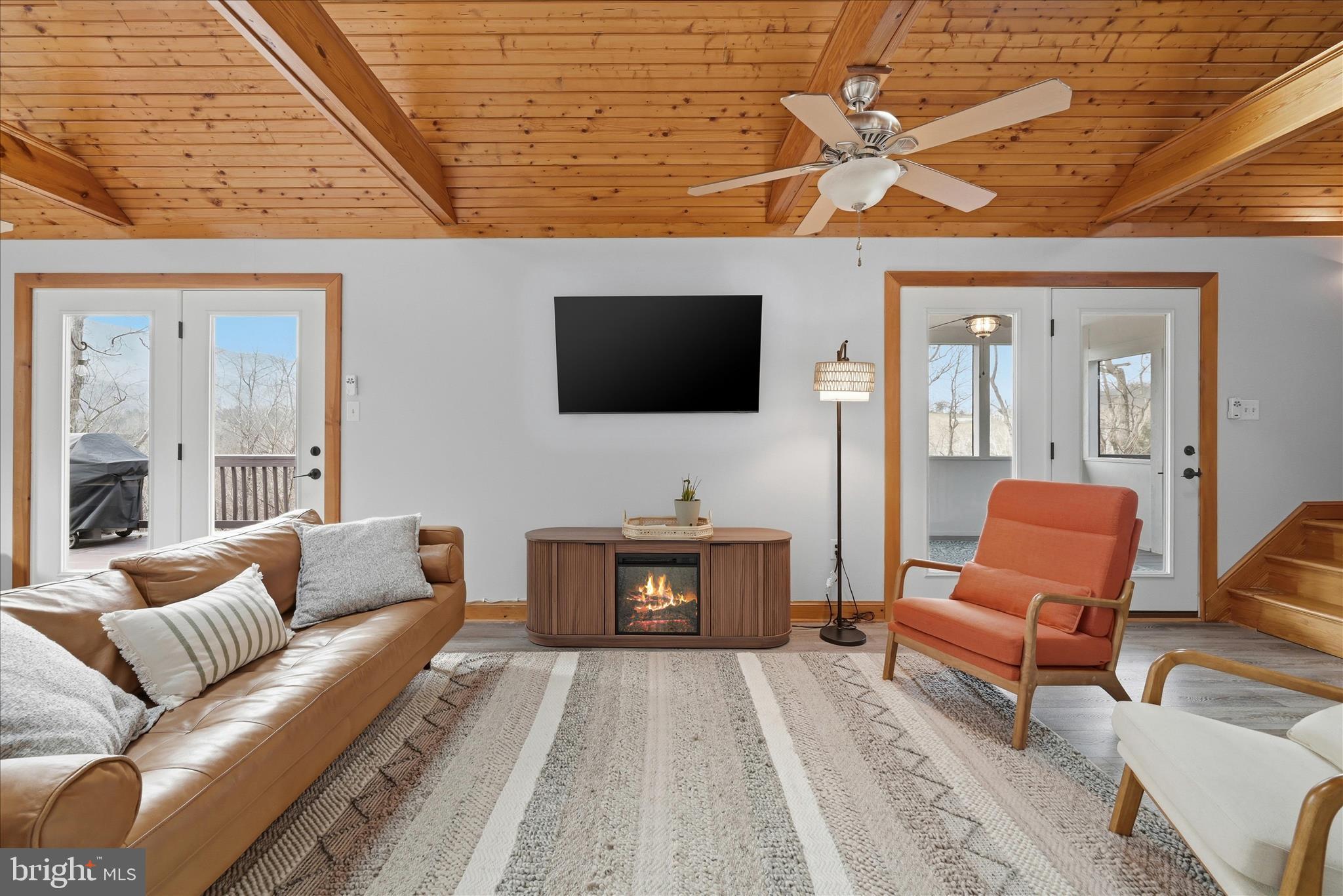 325 Fox Ridge Drive Strasburg, VA 22657 - Photo 9 of 73 Living Room