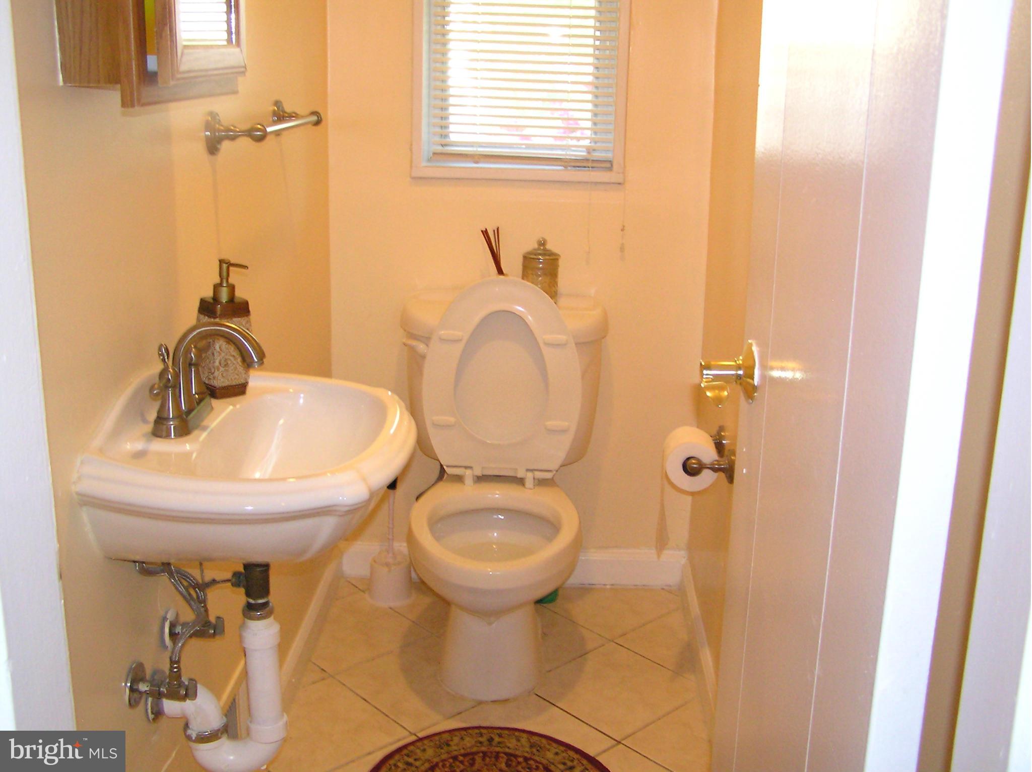 5405 Fremont Street Springfield, VA 22151 - Photo 22 of 30 Bath
