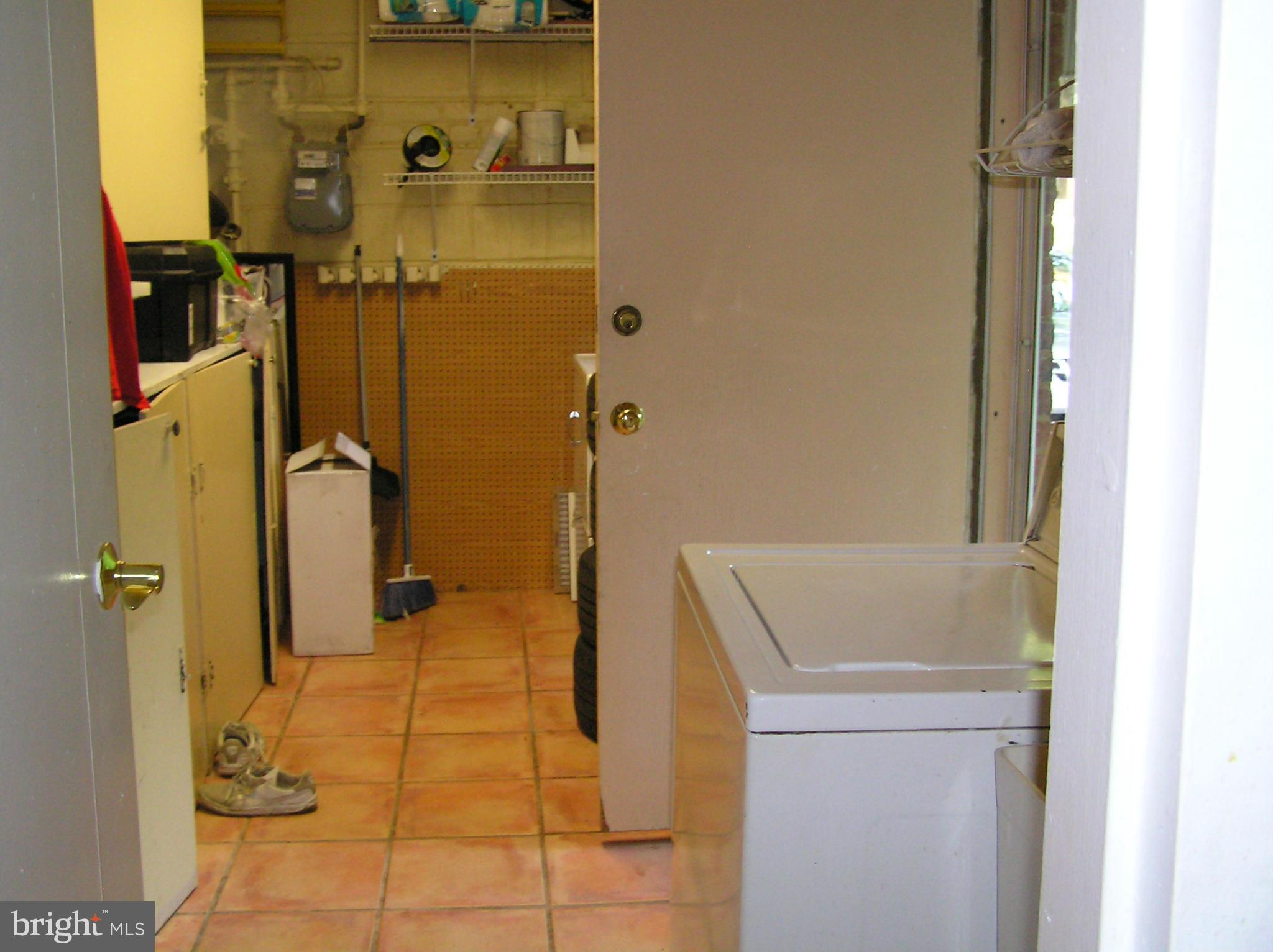 5405 Fremont Street Springfield, VA 22151 - Photo 23 of 30 Laundry & Utility Room