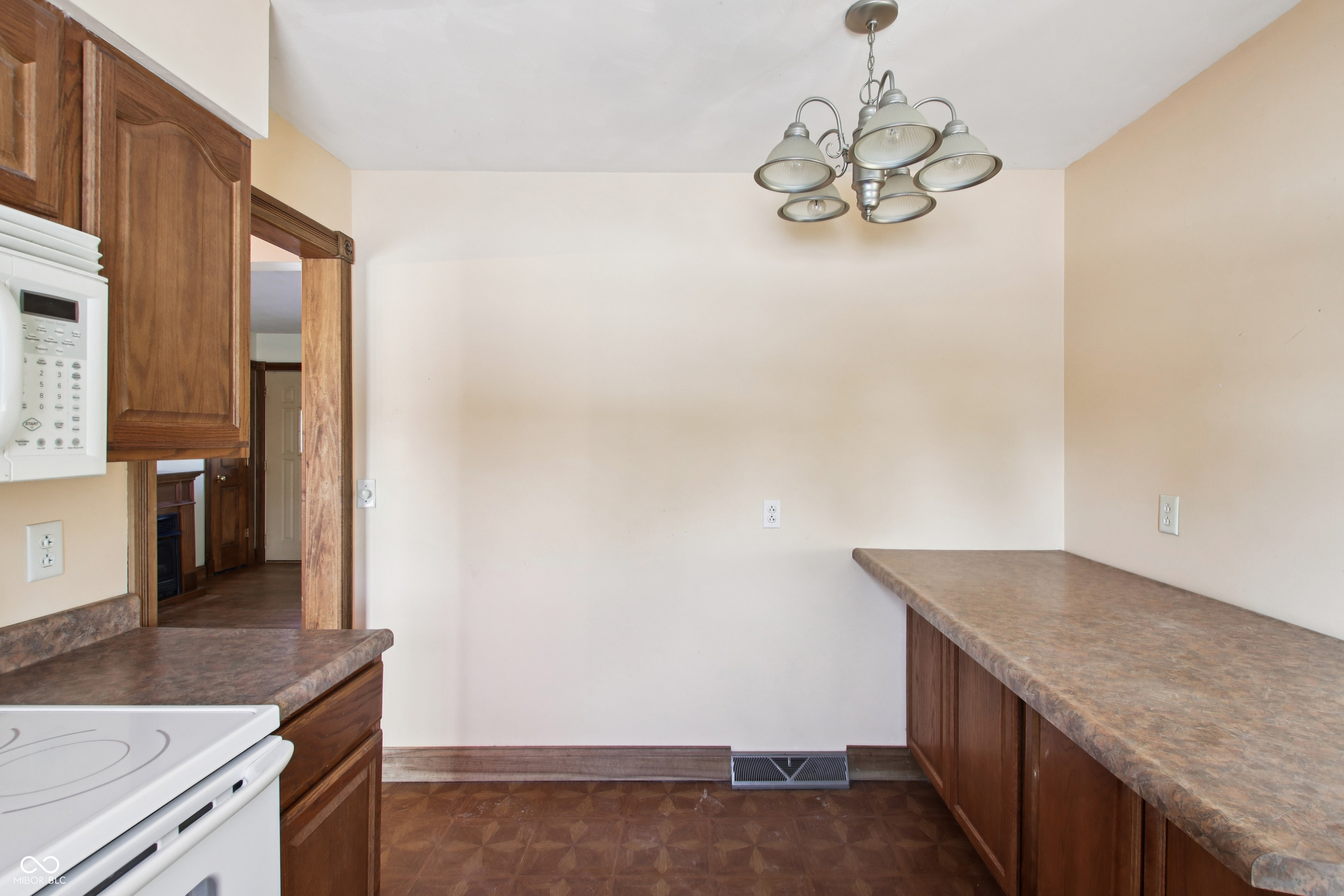 1445 Raymond Road Martinsville, IN 46151 - Photo 17 of 31 Gallery Image 17