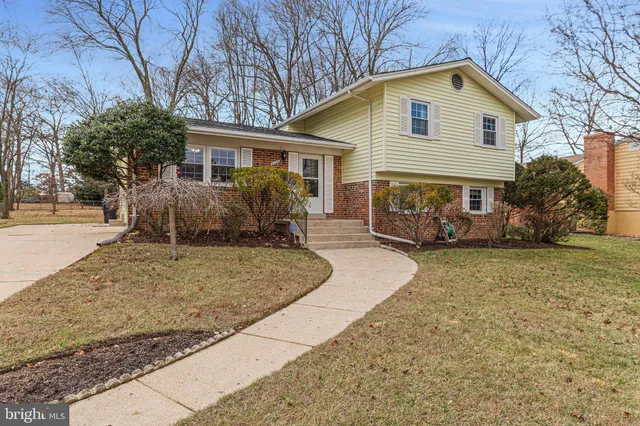 $3,200 | 6106 Rivanna Drive, Springfield, VA 22150