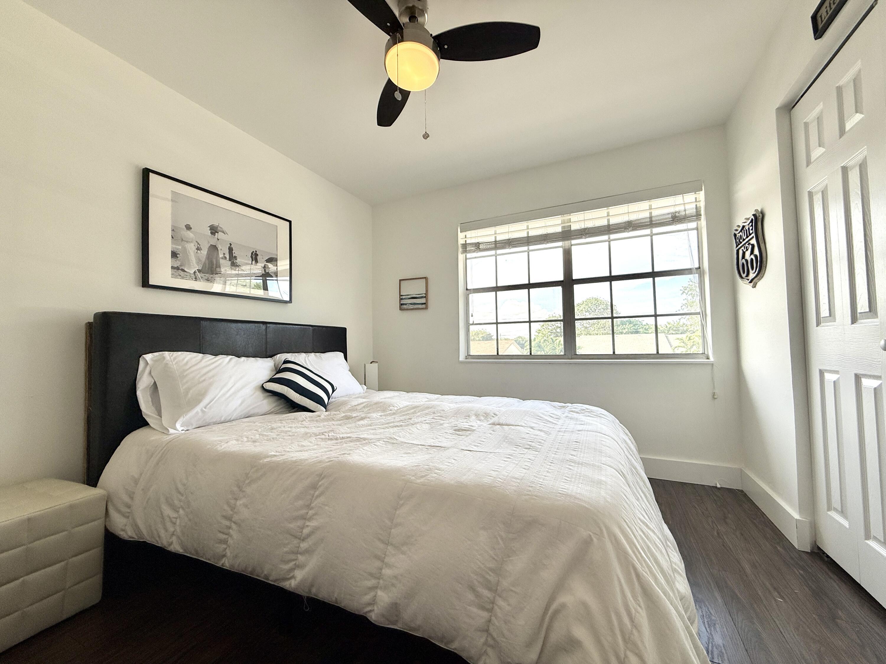 298 Southwest 6th Street, Unit 2050 Boca Raton, FL 33432 - Photo 6 of 12 Guest room