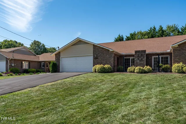 $359,000 | 1032 Estate Drive, Unit 1, Johnson City, TN 37604