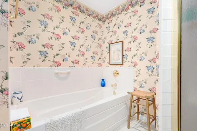 $359,000 | 1032 Estate Drive, Unit 1, Johnson City, TN 37604