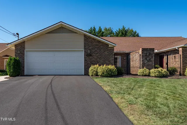 $359,000 | 1032 Estate Drive, Unit 1, Johnson City, TN 37604