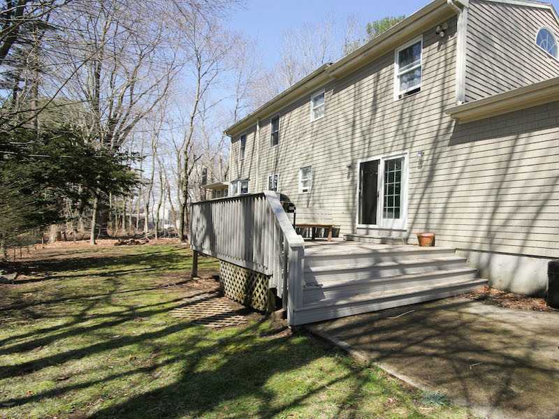 10 Zompa Road Barrington, RI 02806 - Photo 15 of 17 Exterior Front.