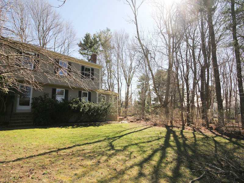 10 Zompa Road Barrington, RI 02806 - Photo 17 of 17 Exterior Front.