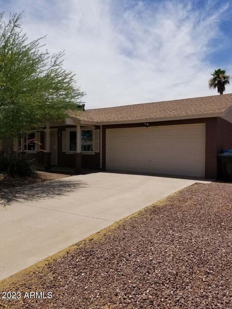 14420 North 39th Way Phoenix, AZ 85032 - Photo 2 of 24 a front view of house with yard