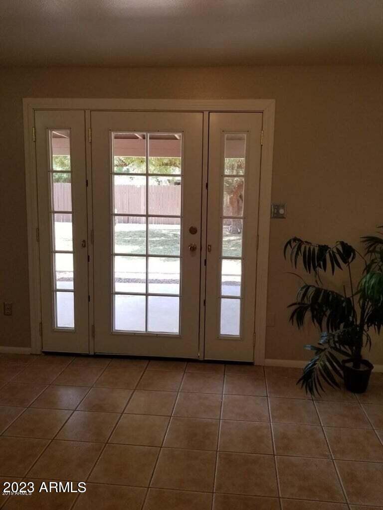 14420 North 39th Way Phoenix, AZ 85032 - Photo 5 of 24 a view of an empty room and window
