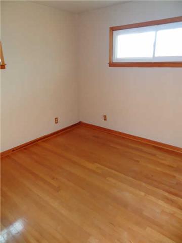 702 3rd Avenue West Springfield, TN 37172 - Photo 10 of 16 an empty room with a window