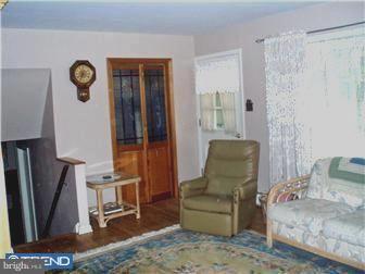 361 Dutch Row Road Elmer, NJ 08318 - Photo 8 of 12 Living Room