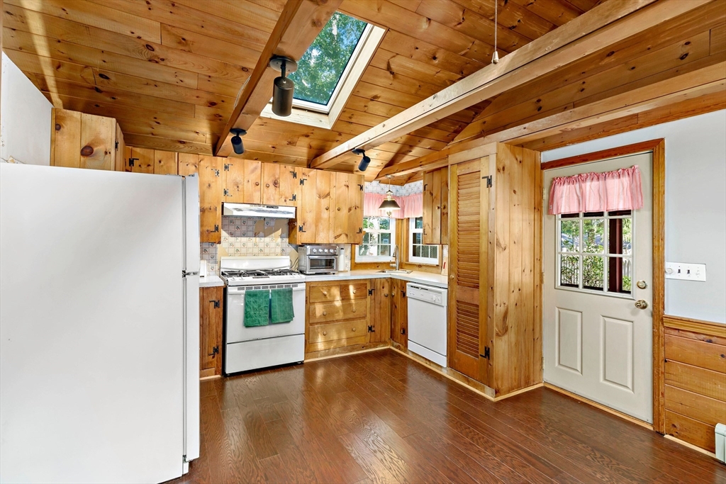 278 Mayfair Road Dennis, MA 02660 - Photo 13 of 26 Gallery Image 13