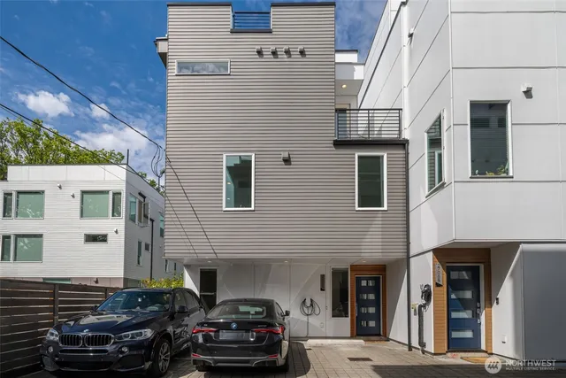 a car parked in front of a building