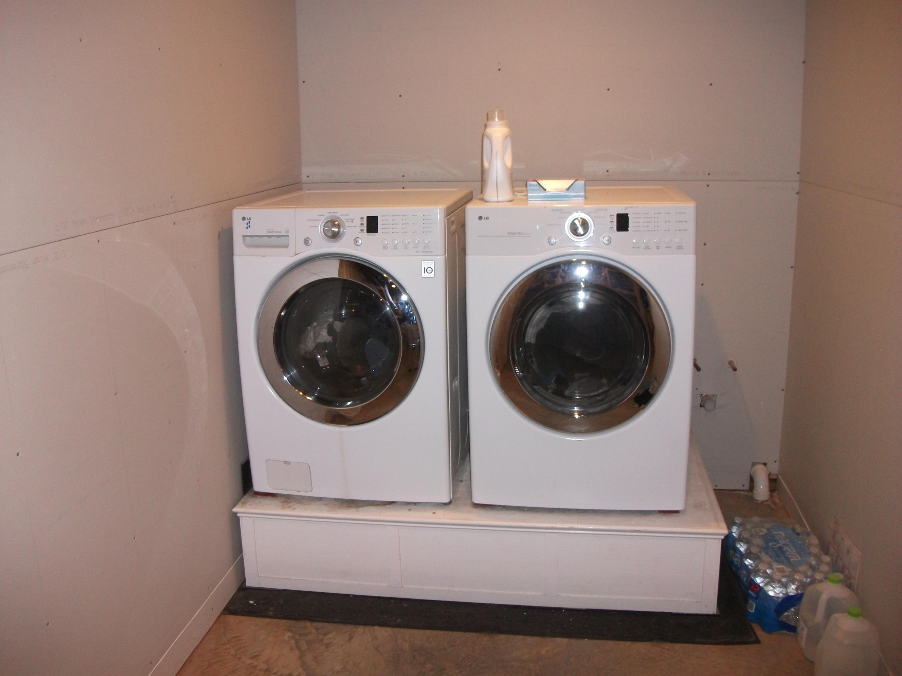 930 Calico Rock Road Rocky Mount, VA 24151 - Photo 19 of 34 a utility room with dryer and washer