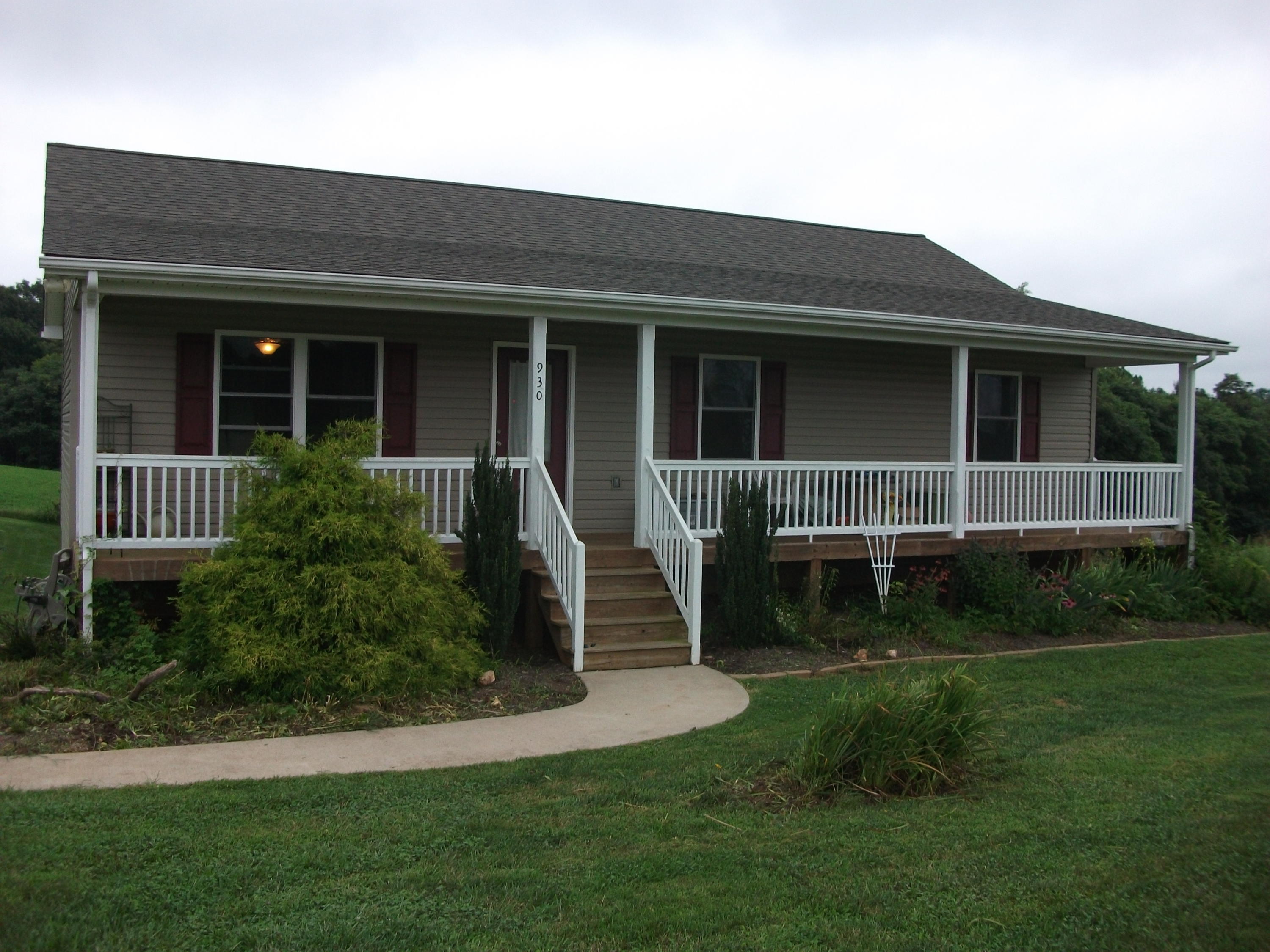930 Calico Rock Road Rocky Mount, VA 24151 - Photo 34 of 34 a front view of a house with a yard